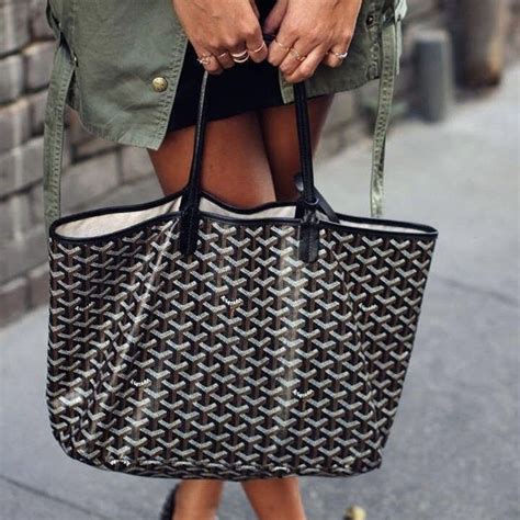 goyard bag material